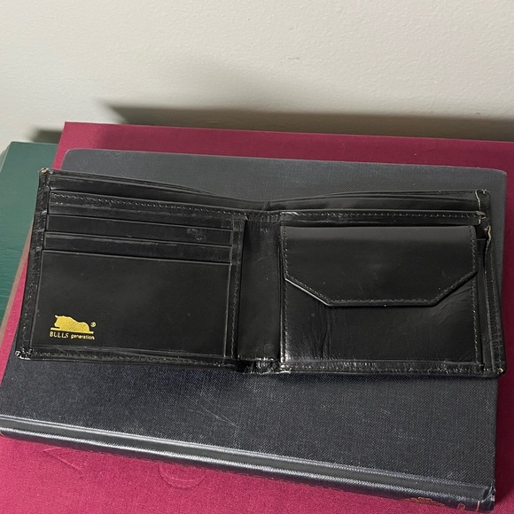 Bulls Generation Rare Vintage 1990s Men’s Genuine Leather Black Bi-Fold Wallet - Picture 2 of 9